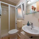 キャンプ場 Camp Mrkva Mobile Homes With Pool
