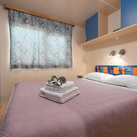 Camp Mrkva Mobile Homes With Pool Sukošan