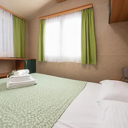 Camp Mrkva Mobile Homes With Pool * Sukošan