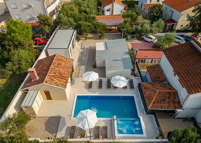 Camp Mrkva Mobile Homes With Pool Sukošan