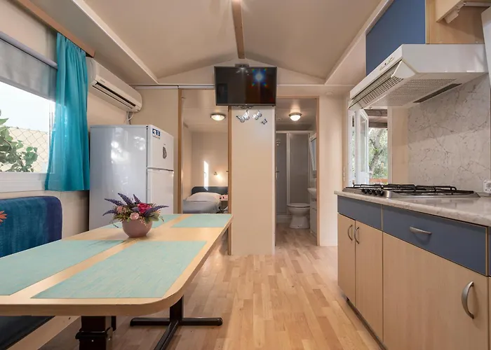 营地 Camp Mrkva Mobile Homes With Pool Sukošan