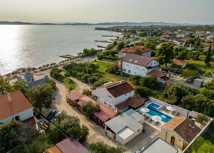 Camp Mrkva Mobile Homes With Pool 营地 Sukošan