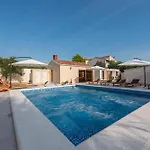 Κάμπινγκ Camp Mrkva Mobile Homes With Pool *