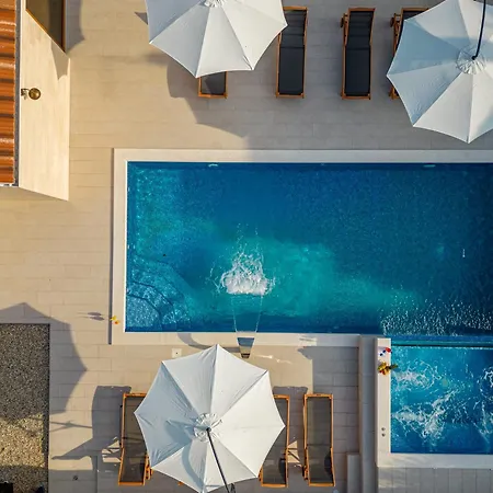 Camp Mrkva Mobile Homes With Pool Sukošan