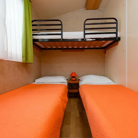 Camp Mrkva Mobile Homes With Pool Sukošan