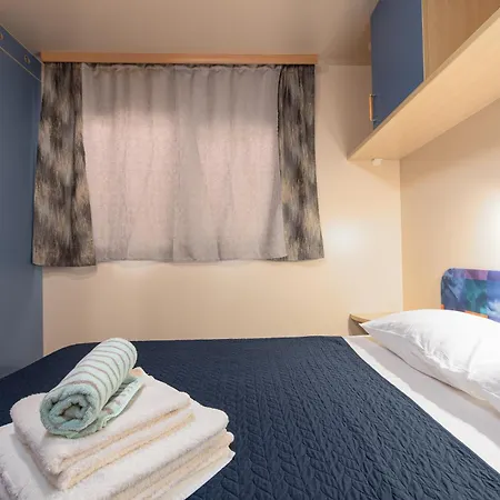 Camp Mrkva Mobile Homes With Pool Sukošan