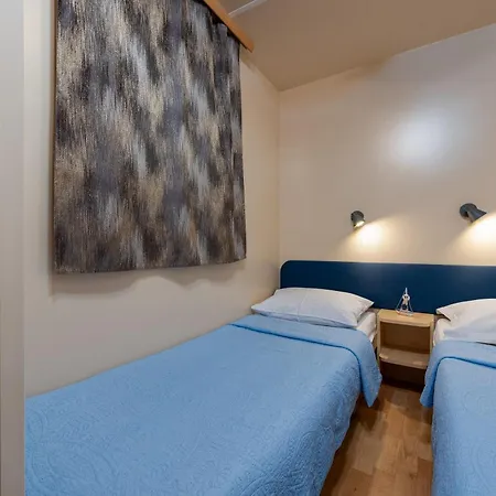 مكان تخييم Camp Mrkva Mobile Homes With Pool